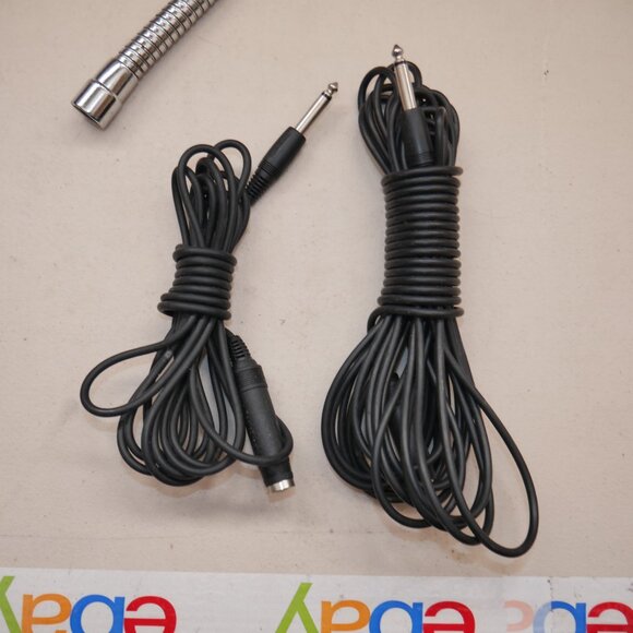 Lot of 2 Realistic Super Cardioid Dynamic Microphones + Stand 33-992C 33-992D - Picture 3 of 14